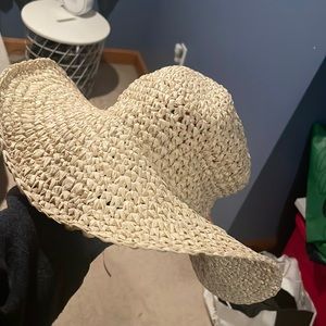 Aerie beach hat